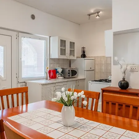 By The Sea - 21580 Apartment Vir